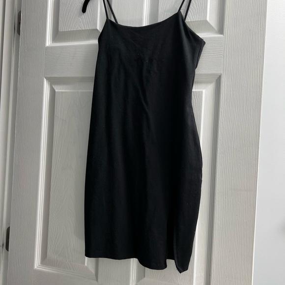 LBD - Picture 2 of 4
